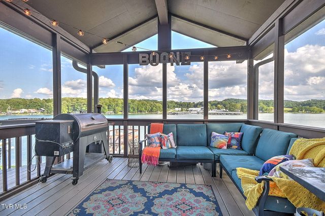 2772 Devault Bridge Road, Piney Flats, TN 37686