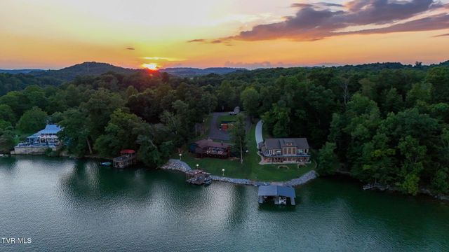 2772 Devault Bridge Road, Piney Flats, TN 37686