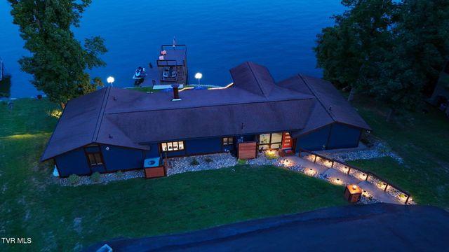 2772 Devault Bridge Road, Piney Flats, TN 37686
