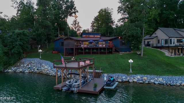 2772 Devault Bridge Road, Piney Flats, TN 37686