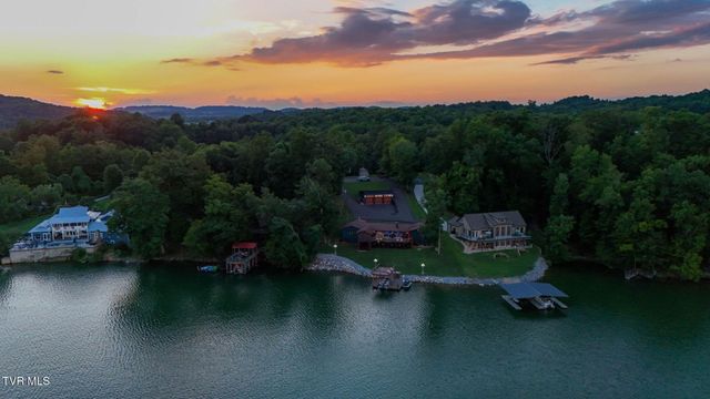 2772 Devault Bridge Road, Piney Flats, TN 37686