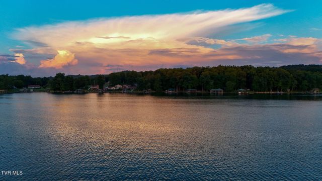 2772 Devault Bridge Road, Piney Flats, TN 37686