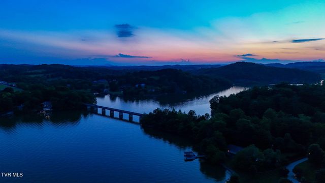 2772 Devault Bridge Road, Piney Flats, TN 37686