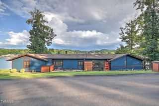 2772 Devault Bridge Road, Piney Flats, TN 37686