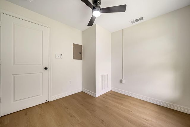 411 Avenue A 2, La Marque, TX 77568