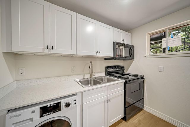 411 Avenue A 2, La Marque, TX 77568