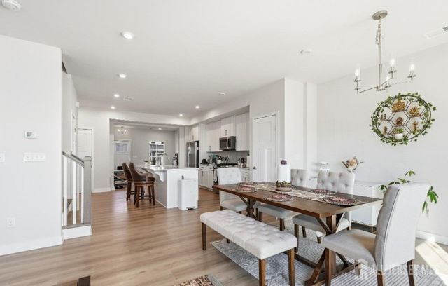 68 Owen Court, Franklin Twsp, NJ 08873