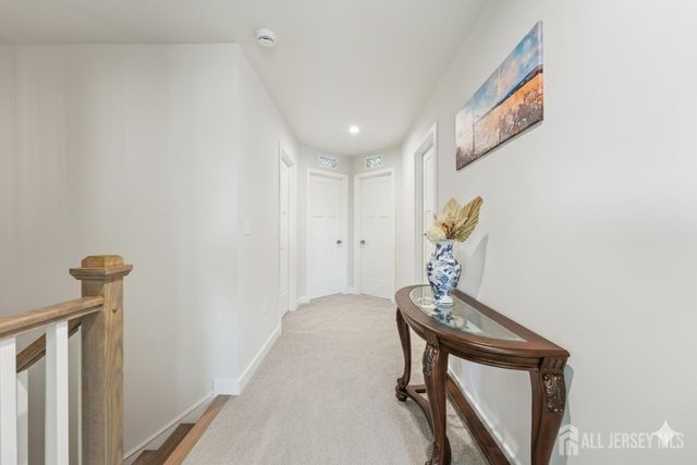 68 Owen Court, Franklin Twsp, NJ 08873