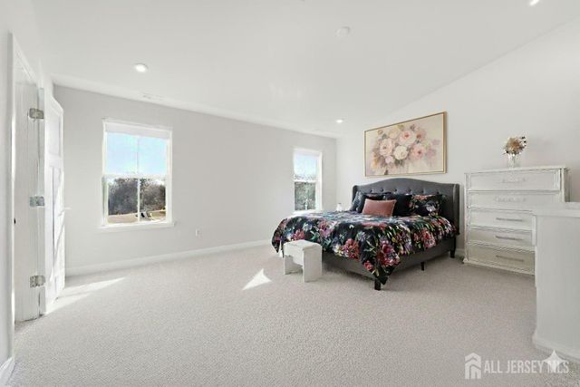 68 Owen Court, Franklin Twsp, NJ 08873