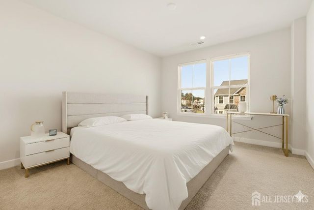 68 Owen Court, Franklin Twsp, NJ 08873