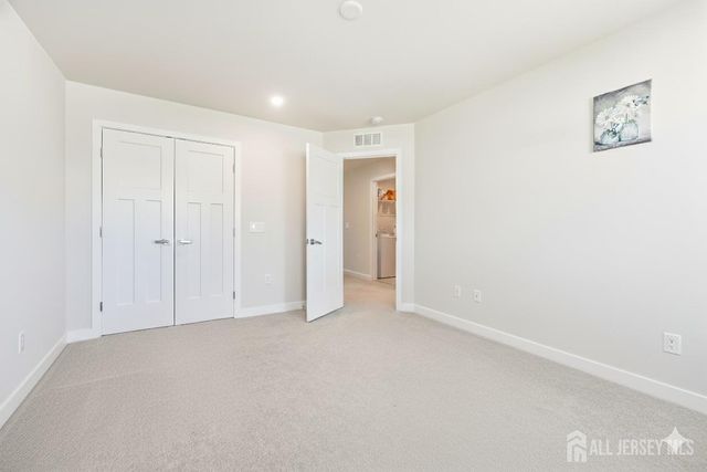 68 Owen Court, Franklin Twsp, NJ 08873