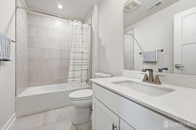 68 Owen Court, Franklin Twsp, NJ 08873