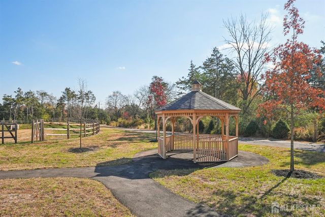 68 Owen Court, Franklin Twsp, NJ 08873