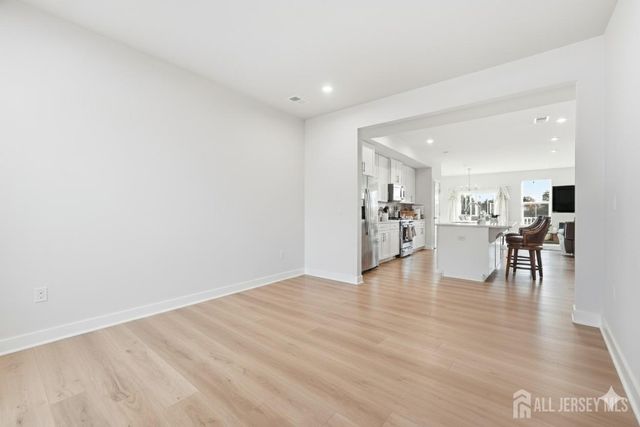 68 Owen Court, Franklin Twsp, NJ 08873