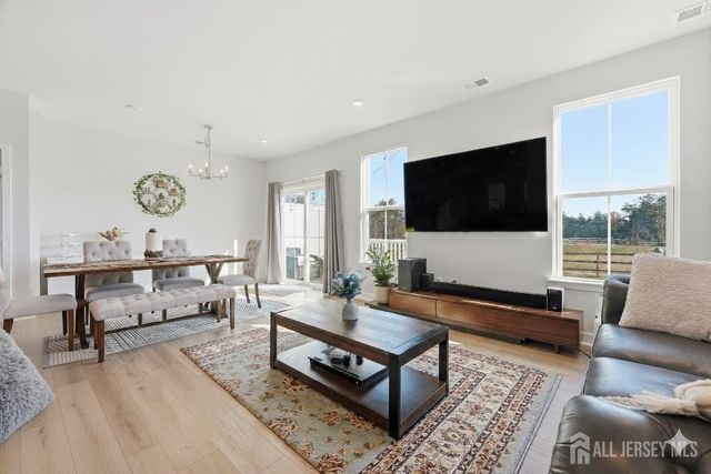 68 Owen Court, Franklin Twsp, NJ 08873