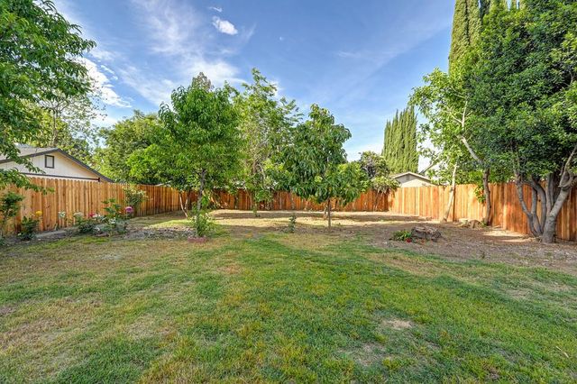 2776 Bridgeford Dr, Sacramento, CA 95833