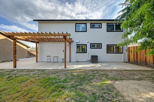 2776 Bridgeford Dr, Sacramento, CA 95833