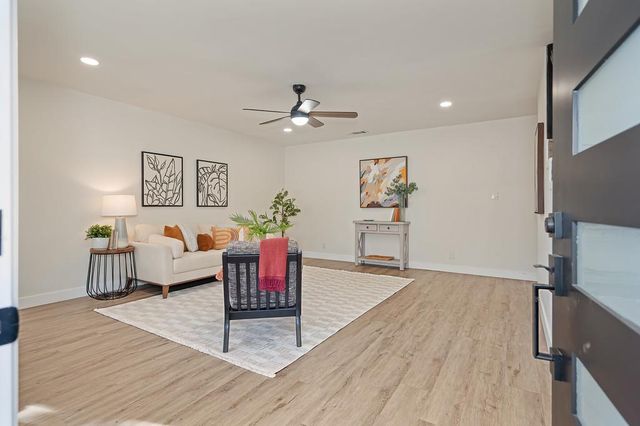 2776 Bridgeford Dr, Sacramento, CA 95833