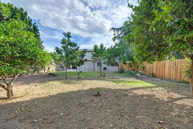 2776 Bridgeford Dr, Sacramento, CA 95833