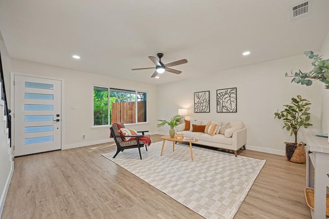 2776 Bridgeford Dr, Sacramento, CA 95833