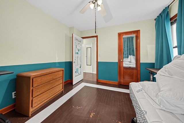 1636 Manitoba AVENUE, South Milwaukee, WI 53172
