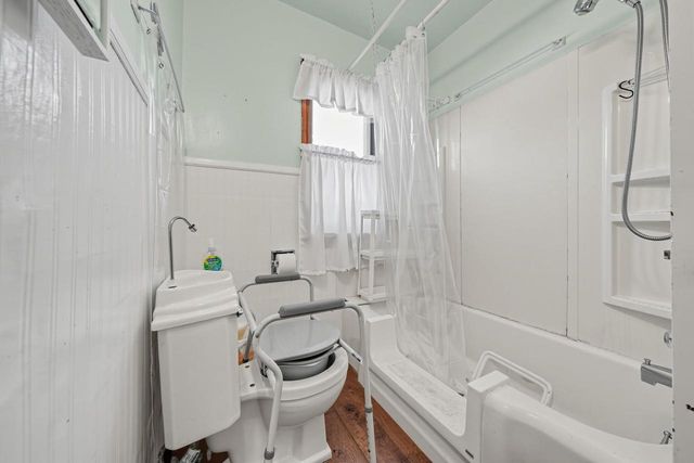 1636 Manitoba AVENUE, South Milwaukee, WI 53172