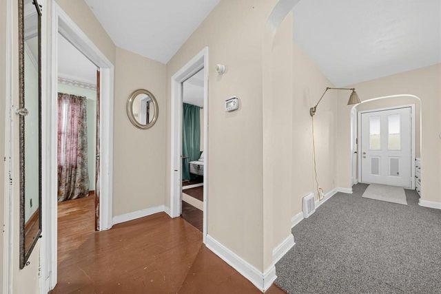 1636 Manitoba AVENUE, South Milwaukee, WI 53172