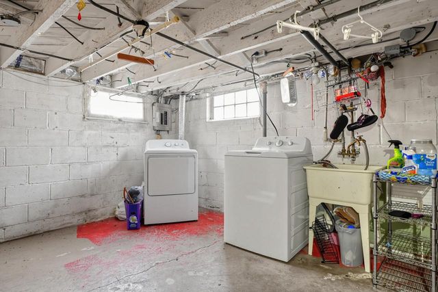 1636 Manitoba AVENUE, South Milwaukee, WI 53172