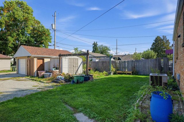 1636 Manitoba AVENUE, South Milwaukee, WI 53172