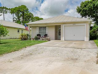 1575 17th Court SW, Vero Beach, FL 32962