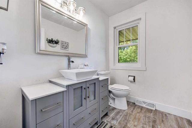 2004 LEDGEVIEW ROAD, De Pere, WI 54115