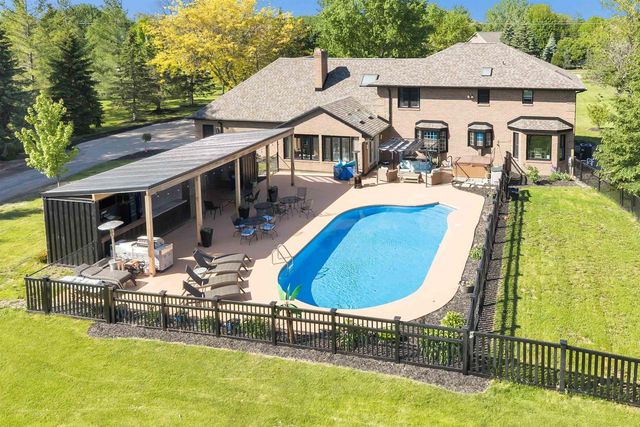 2004 LEDGEVIEW ROAD, De Pere, WI 54115