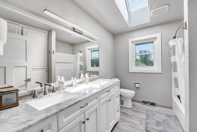 2004 LEDGEVIEW ROAD, De Pere, WI 54115