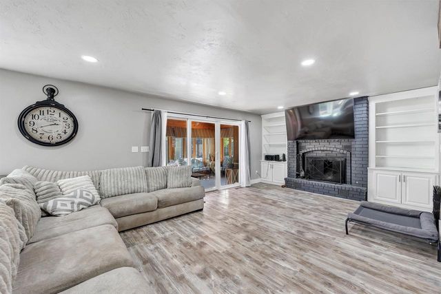 2004 LEDGEVIEW ROAD, De Pere, WI 54115