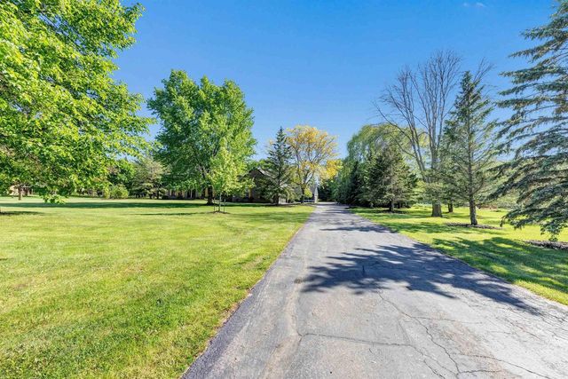 2004 LEDGEVIEW ROAD, De Pere, WI 54115