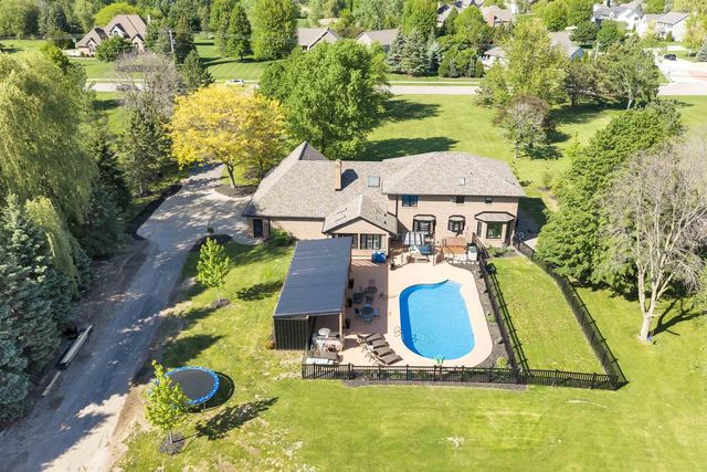2004 LEDGEVIEW ROAD, De Pere, WI 54115