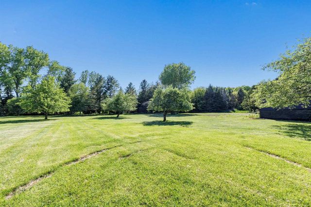2004 LEDGEVIEW ROAD, De Pere, WI 54115