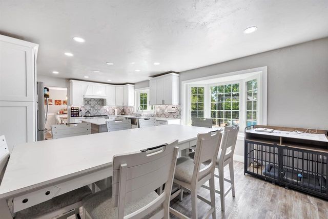 2004 LEDGEVIEW ROAD, De Pere, WI 54115