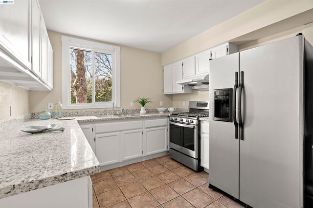 931 Bancroft Way, Berkeley, CA 94710