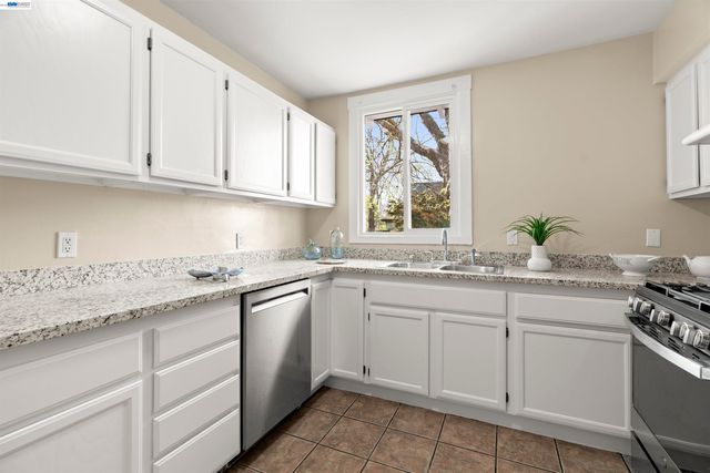 931 Bancroft Way, Berkeley, CA 94710