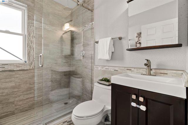 931 Bancroft Way, Berkeley, CA 94710