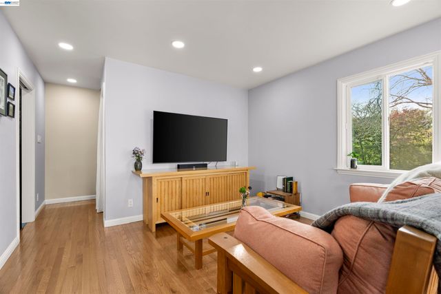 931 Bancroft Way, Berkeley, CA 94710