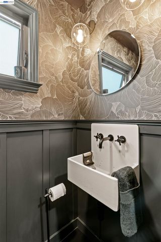 931 Bancroft Way, Berkeley, CA 94710