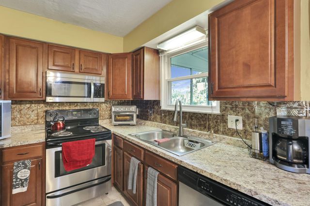 5042 Lindora Drive, Columbus, OH 43232