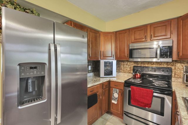 5042 Lindora Drive, Columbus, OH 43232