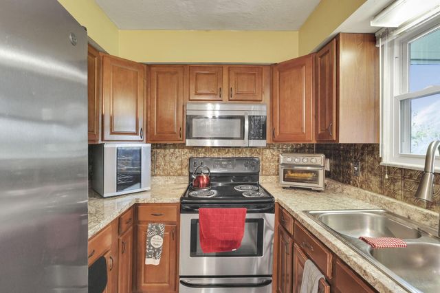 5042 Lindora Drive, Columbus, OH 43232
