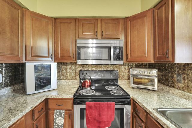5042 Lindora Drive, Columbus, OH 43232