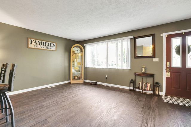 5042 Lindora Drive, Columbus, OH 43232