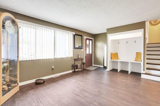 5042 Lindora Drive, Columbus, OH 43232