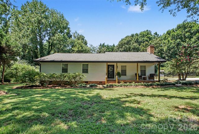 8319 Vagabond Road, Charlotte, NC 28227